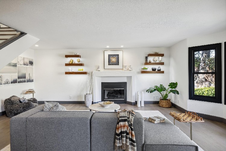 101 Bel Air Rd, Palo Alto, CA 90077