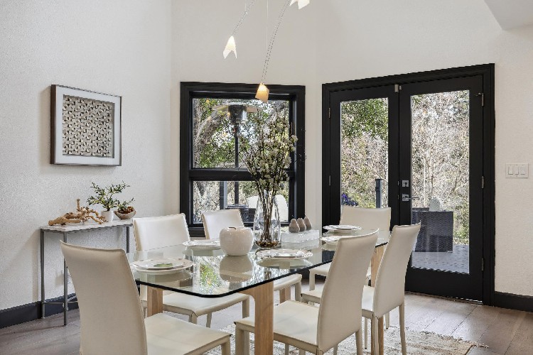 101 Bel Air Rd, Palo Alto, CA 90077